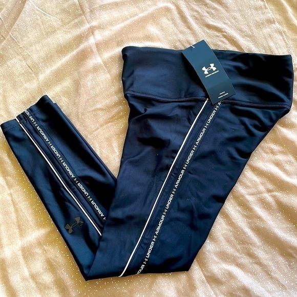 Brand New Under Armour Heatgear Compression High Rise Ankle Crop Black Leggings - Picture 1 of 12
